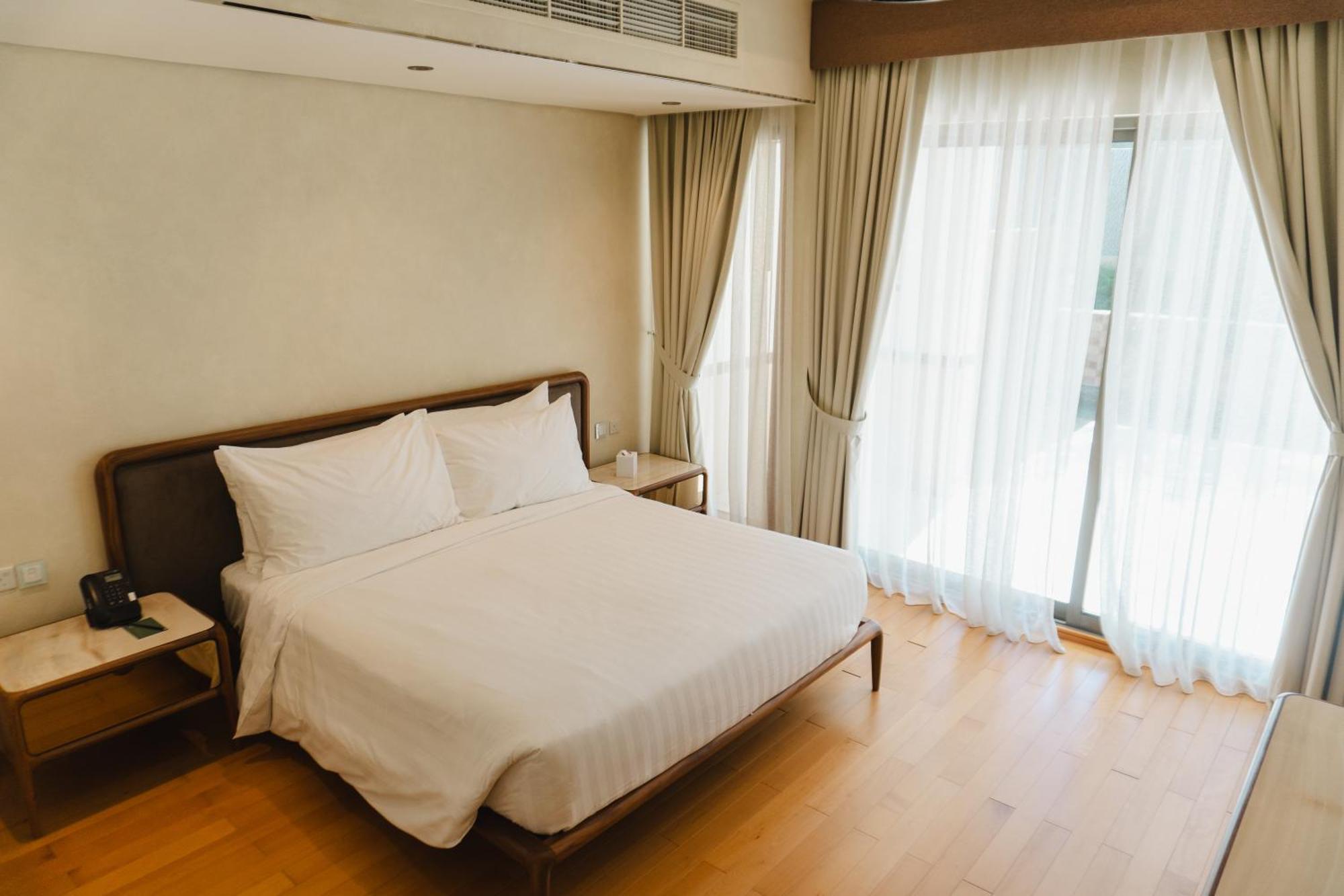 Palavra Resort Manama Exterior foto A bedroom at the hotel