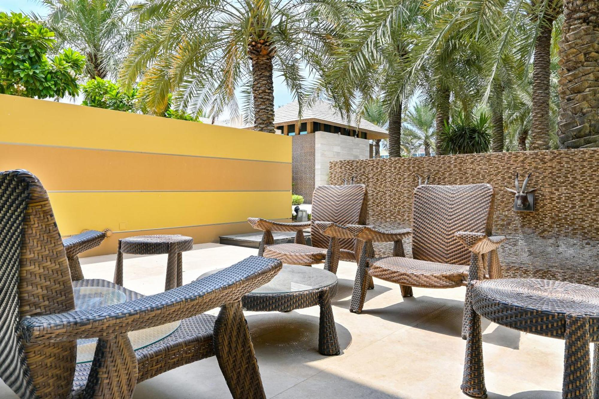 Palavra Resort Manama Exterior foto The Palm Beach Hotel